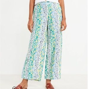 LOFT Fluid Wide Leg Crop Pants in Floral size Medium